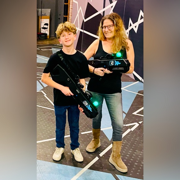 Meet your Posher, Ellen - Picture 3 of 3